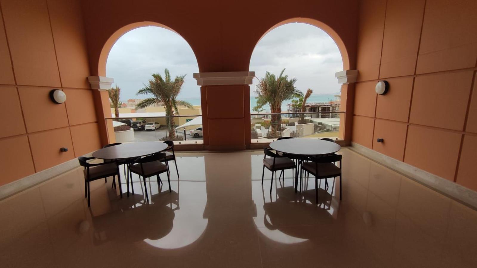 Luxurious In The Pearl, Qatar
