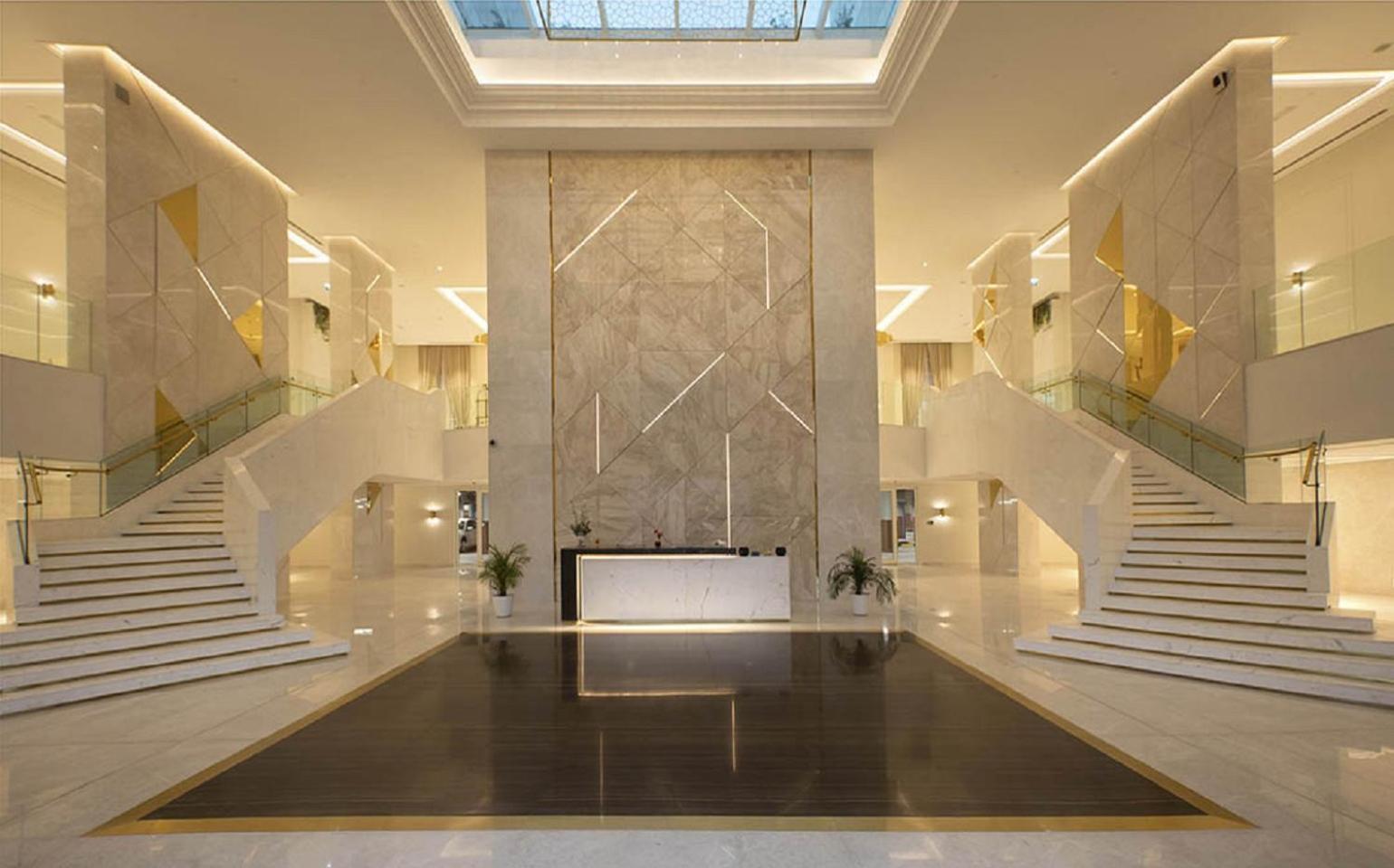 Luxurious In The Pearl, Qatar